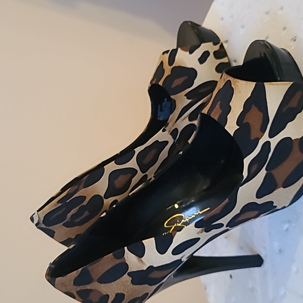 Jessica Simpson, Size 6 Leopard Heels - Picture 2 of 4